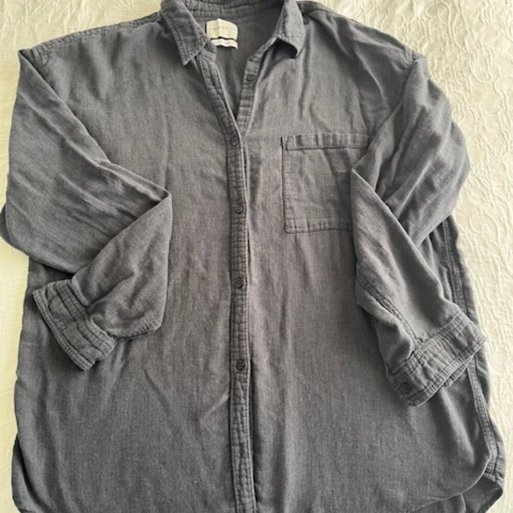 Community brand long sleeved button down top size L